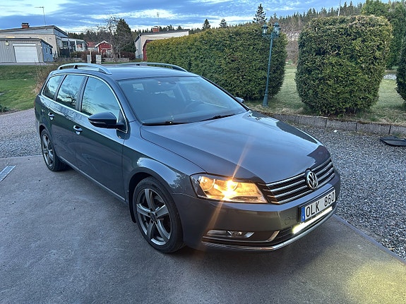 Volkswagen Passat 2 of 5