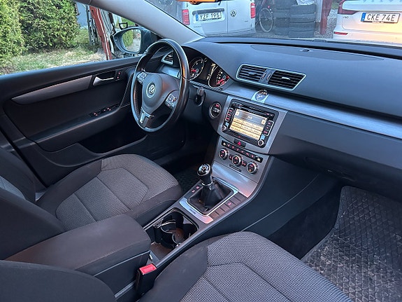 Volkswagen Passat 10 of 13