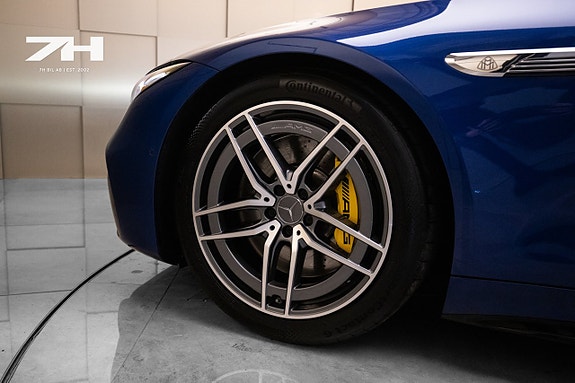 Mercedes-Benz SL63 21 of 27