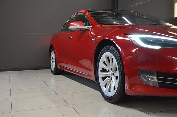 Tesla Model S 8 of 20