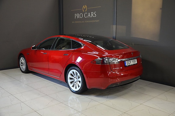 Tesla Model S 7 of 20