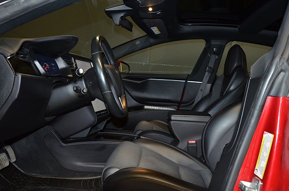 Tesla Model S 15 of 20