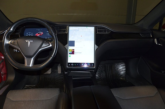 Tesla Model S 13 of 20