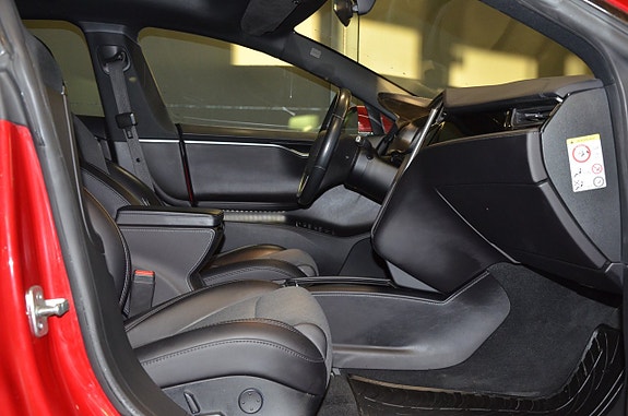 Tesla Model S 14 of 20