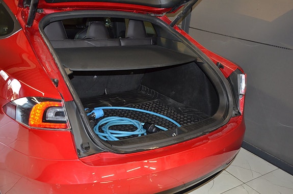Tesla Model S 9 of 20