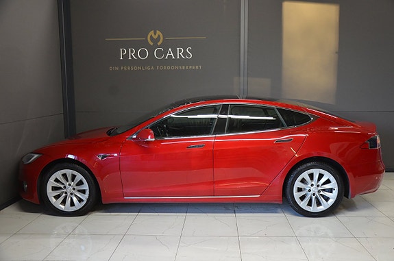 Tesla Model S 3 of 5