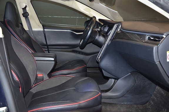 Tesla Model S 12 of 19