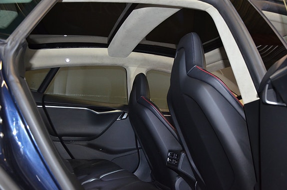 Tesla Model S 13 of 19