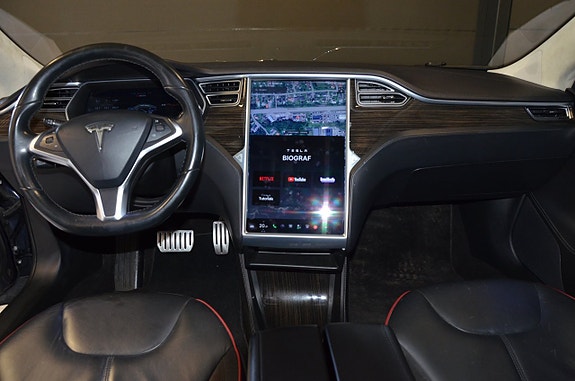 Tesla Model S 16 of 19