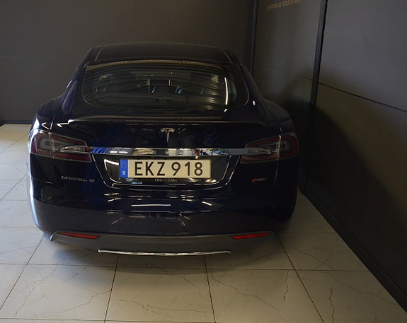Tesla Model S 5 of 5