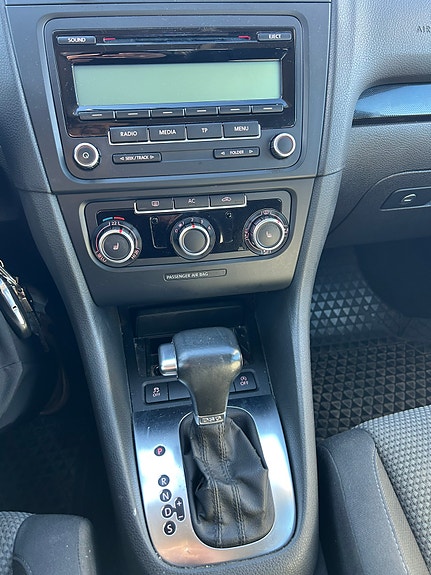 Volkswagen Golf VI 2 of 5