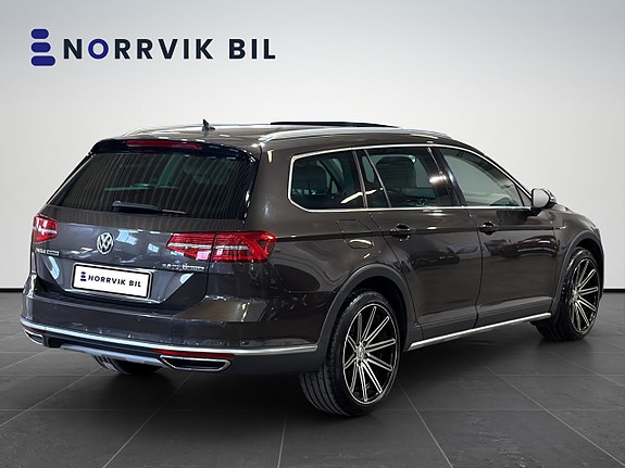 Volkswagen Passat Alltrack 8 of 28