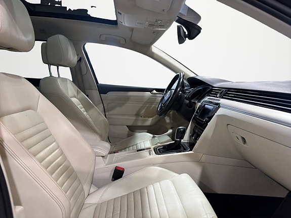 Volkswagen Passat Alltrack 25 of 28