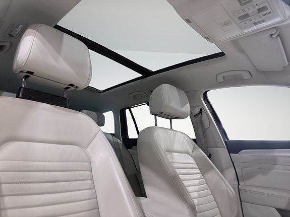 Volkswagen Passat Alltrack 14 of 28