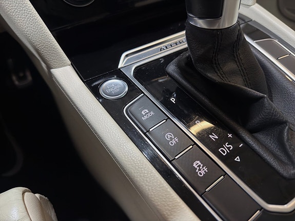 Volkswagen Passat Alltrack 26 of 28