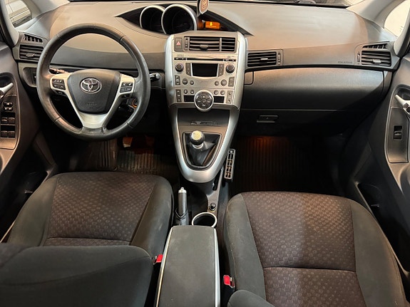 Toyota Verso 12 of 20