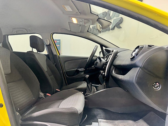 Renault Clio 6 of 17