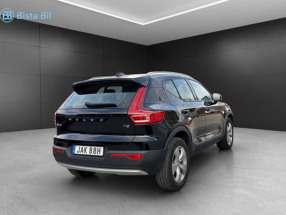 Volvo XC40 4 of 5