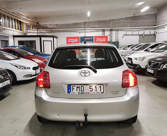Toyota Auris 6 of 17