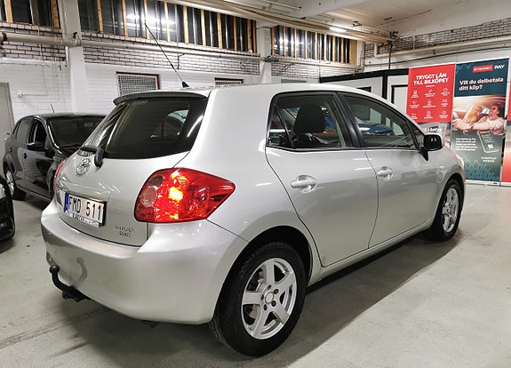 Toyota Auris 4 of 5