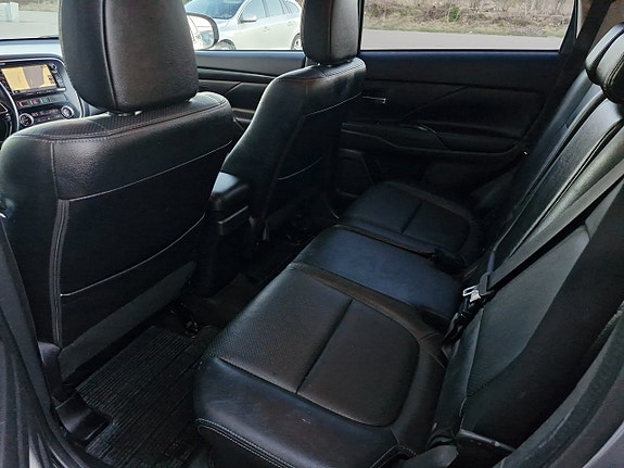 Mitsubishi Outlander 8 of 17