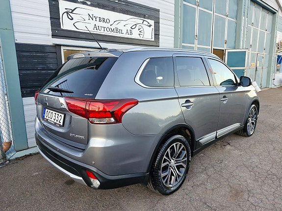 Mitsubishi Outlander 3 of 5