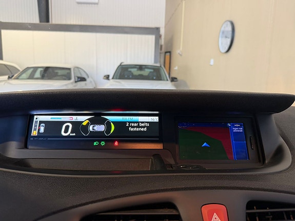 Renault Grand Scenic III 12 of 19