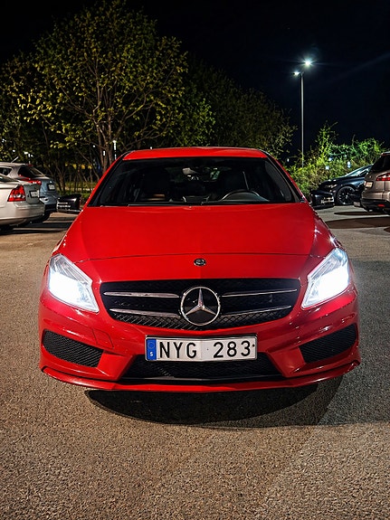 Mercedes-Benz A180 2 of 5