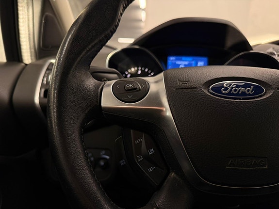 Ford Kuga 14 of 19