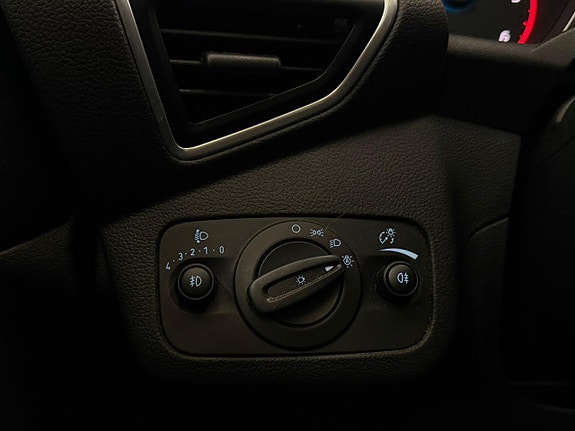 Ford Kuga 11 of 19