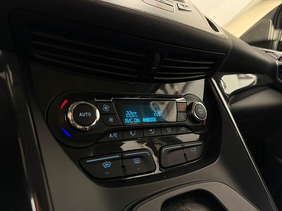 Ford Kuga 8 of 19