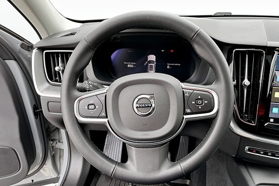 Volvo XC60 7 of 9