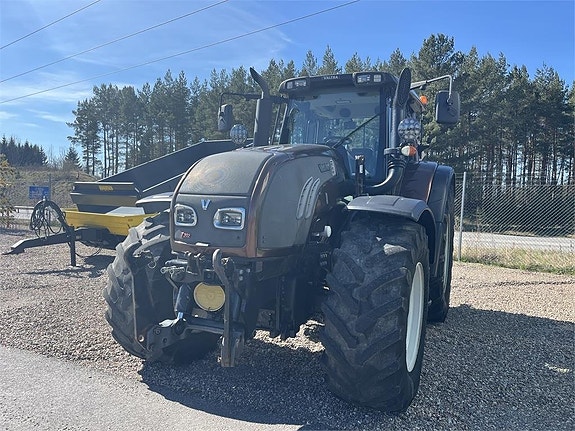 Valtra T202 Direct 60th Anniversary 5 of 9