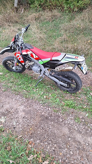 Aprilia SX 50 4 of 4