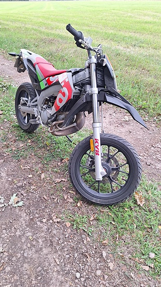 Aprilia SX 50 2 of 4