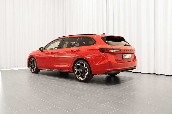 Skoda Superb 3 of 5