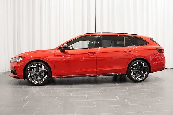 Skoda Superb 2 of 5