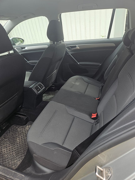 Volkswagen Golf VII 10 of 17