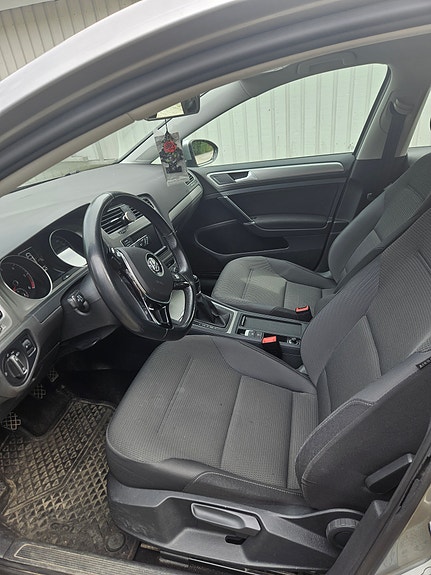 Volkswagen Golf VII 8 of 17