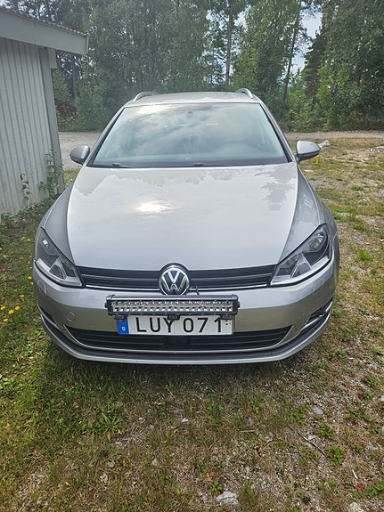 Volkswagen Golf VII 14 of 17