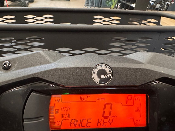 Can-Am Outlander PRO+ Mycket utrustning moms kvar 10 of 10