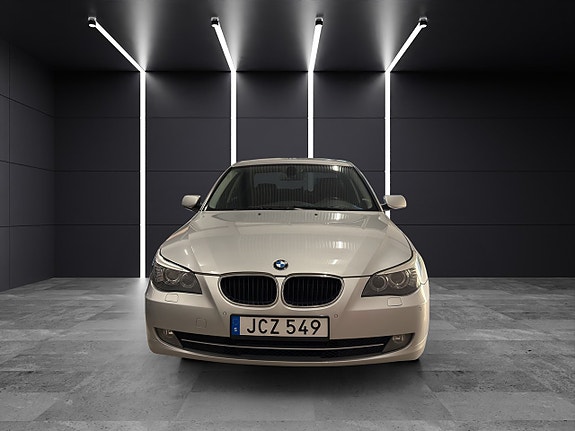 BMW 520d 2 of 5
