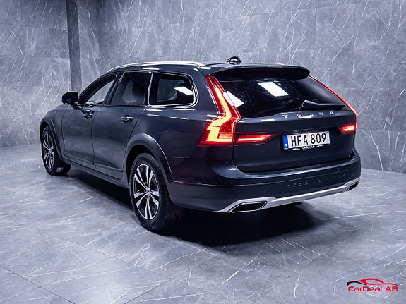 Volvo V90 Cross Country 5 of 5