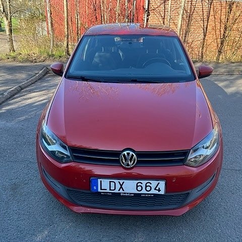 Volkswagen Polo 2 of 5