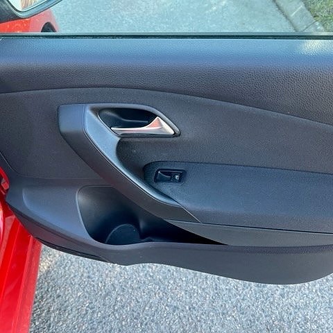 Volkswagen Polo 11 of 14