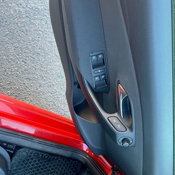 Volkswagen Polo 13 of 14