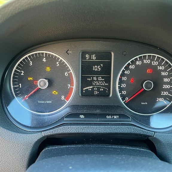 Volkswagen Polo 8 of 14
