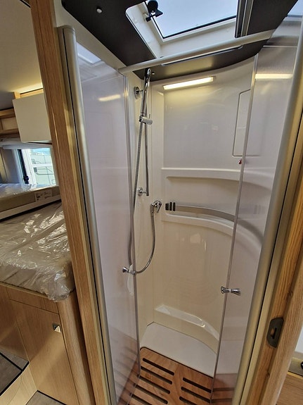 Hymer B-MC I 680 BlackLine 16 of 19