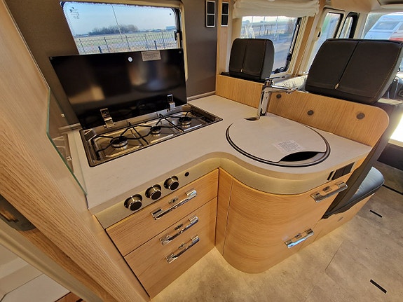 Hymer B-MC I 680 BlackLine 9 of 19
