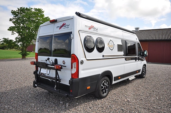 Carthago Malibu Van 640LE Charming L-bädd/140hk/Cykelställ-60kg/Lithium/Euro6/ 2 of 25